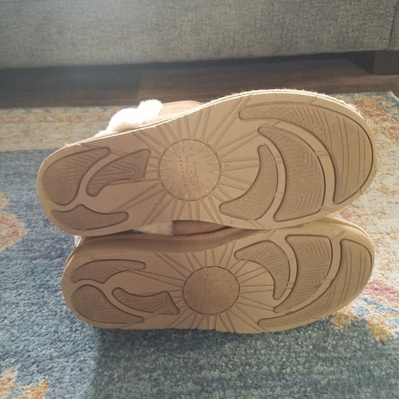 Ugg Carter suede sperpa lined boots - Picture 4 of 8